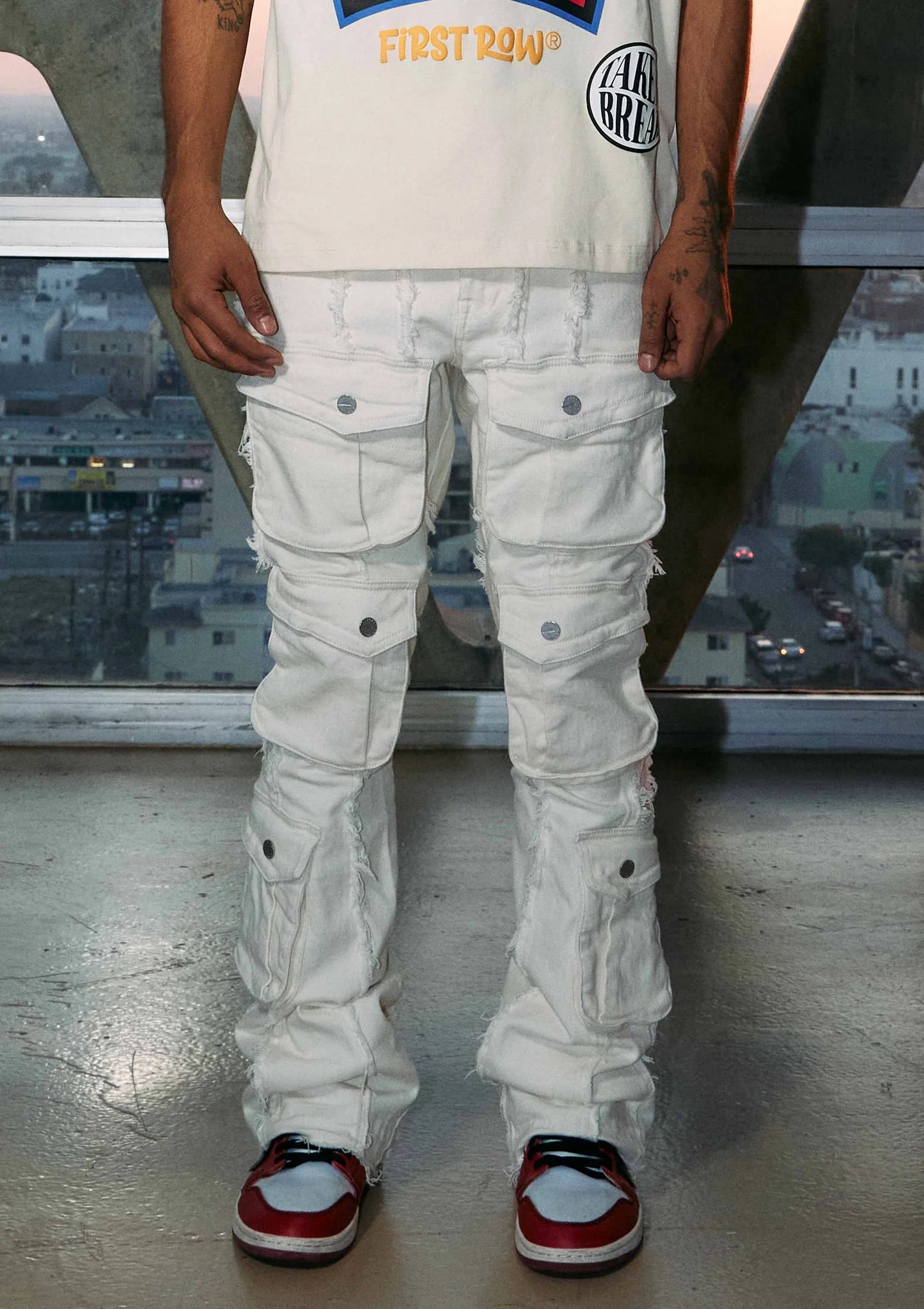 FIRST ROW CUT & SEWN WHITE PANTS WITH POCKETS